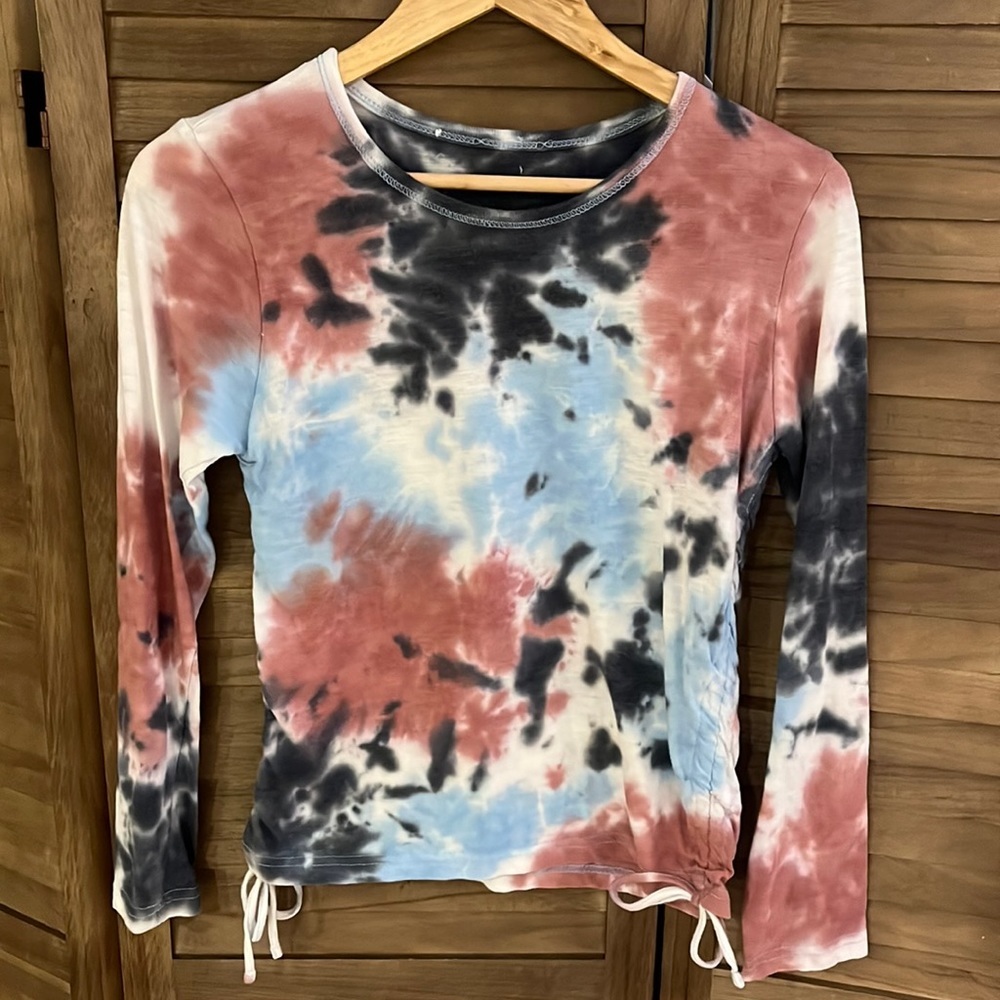 Full‎ Circle Trends Tie Dye shirt